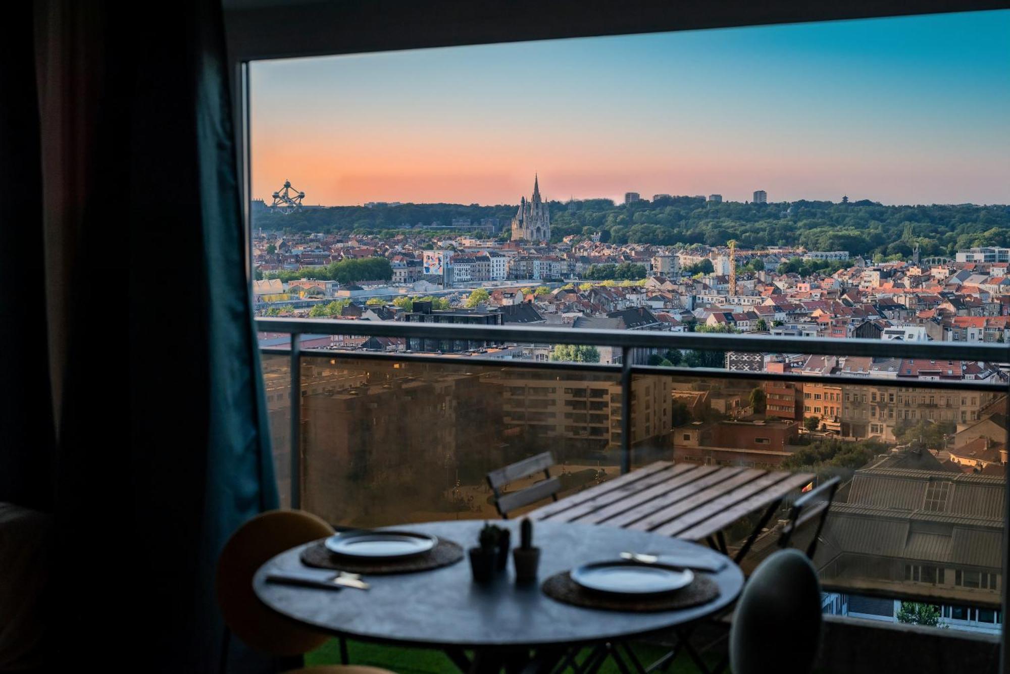 Studio Avec Vue Panoramique Et Parking Gratuit Brussel Bagian luar foto
